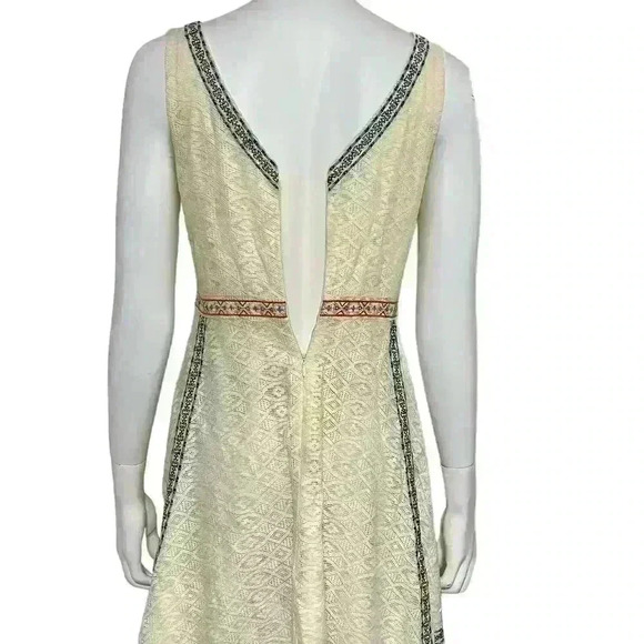 Champagne & Strawberry Sleeveless Embroidered Ivory Dress Size Medium - Picture 4 of 14